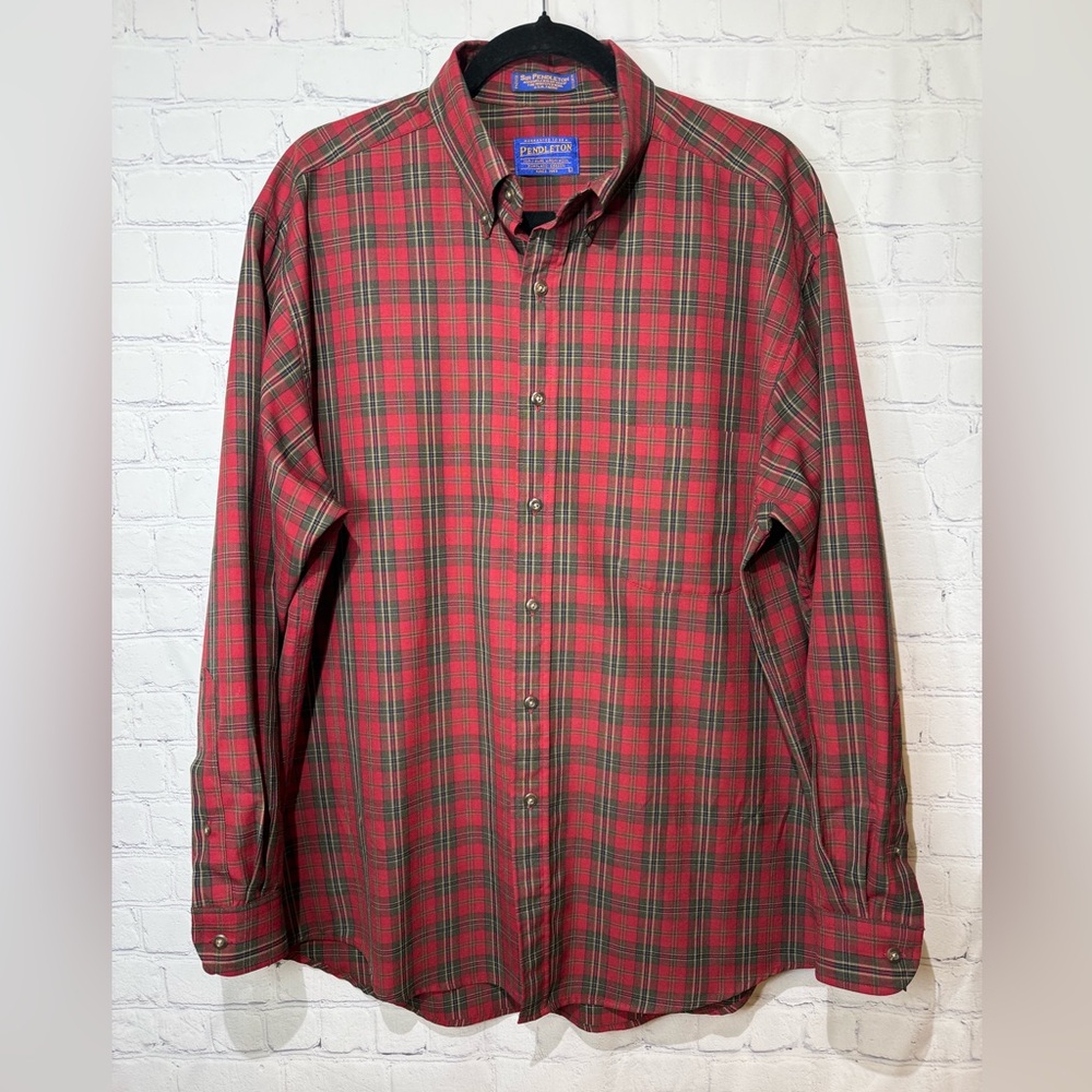 Vintage Sir Pendleton size large red & green tartan plaid button down